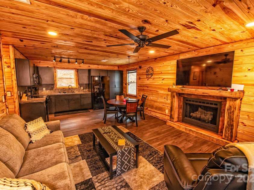 23 Honeysuckle Ridge, Almond, NC 28702.  MLS# CAR4221341, YatesRealty ID 6940. 