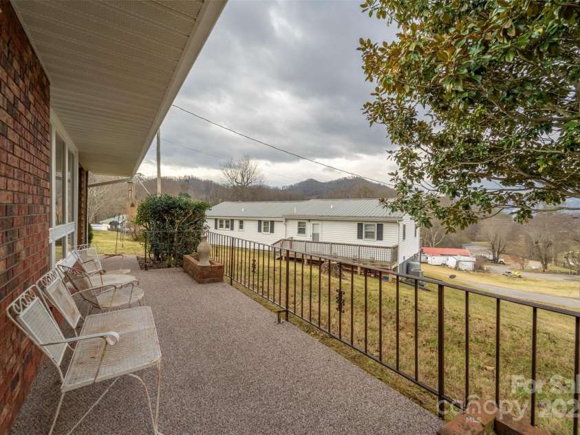 23 Cinder Ridge, Sylva, NC 28779.  MLS# CAR4280119, YatesRealty ID 6941. 