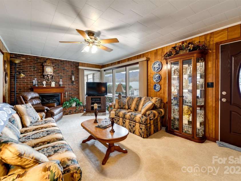 23 Cinder Ridge, Sylva, NC 28779.  MLS# CAR4280119, YatesRealty ID 6941. 