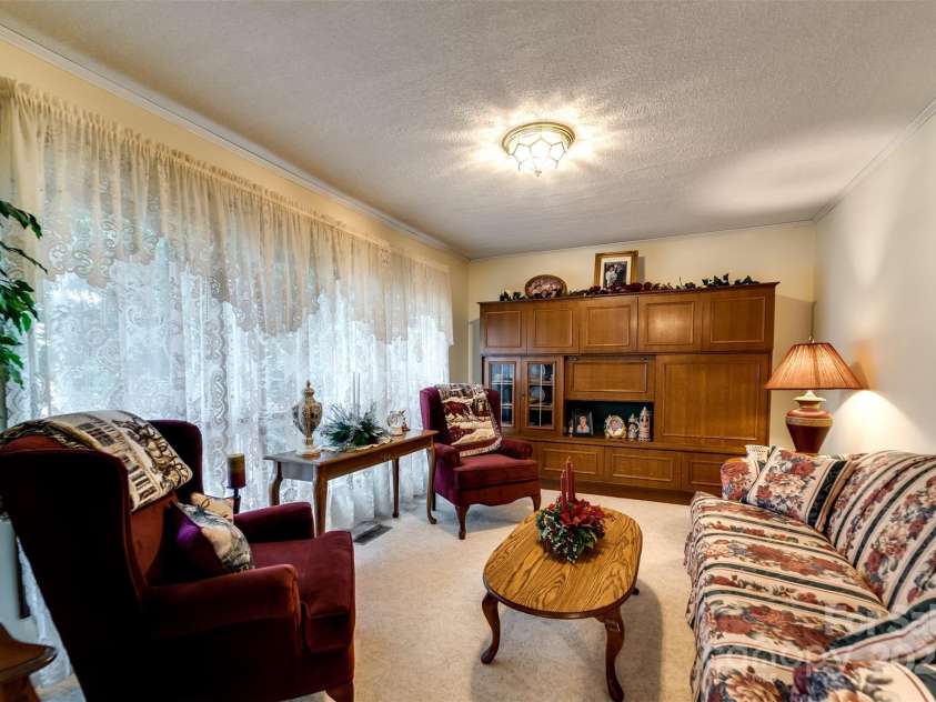 23 Cinder Ridge, Sylva, NC 28779.  MLS# CAR4280119, YatesRealty ID 6941. 