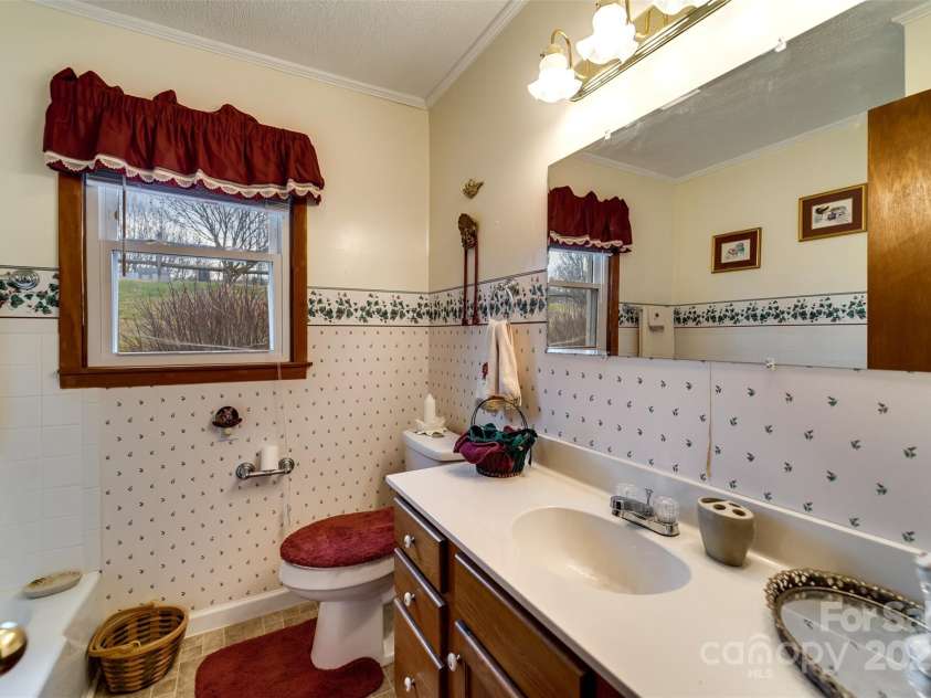 23 Cinder Ridge, Sylva, NC 28779.  MLS# CAR4280119, YatesRealty ID 6941. 