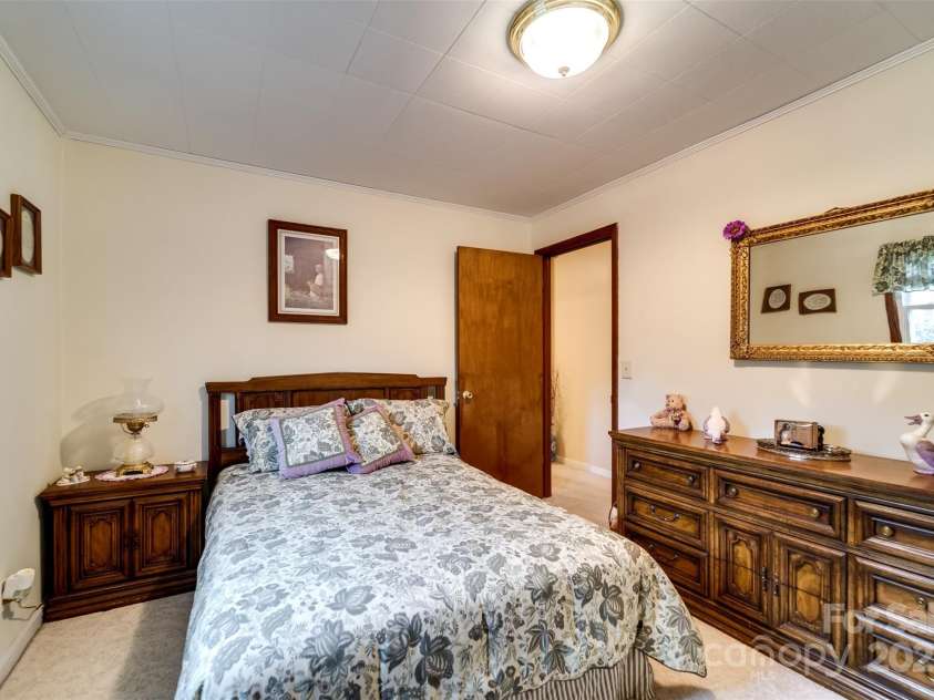 23 Cinder Ridge, Sylva, NC 28779.  MLS# CAR4280119, YatesRealty ID 6941. 