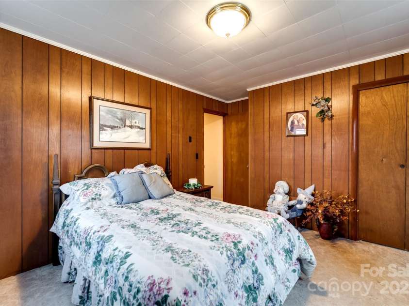 23 Cinder Ridge, Sylva, NC 28779.  MLS# CAR4280119, YatesRealty ID 6941. 