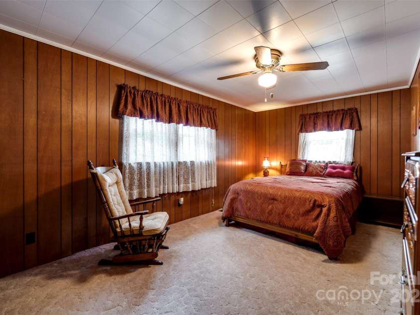 23 Cinder Ridge, Sylva, NC 28779.  MLS# CAR4280119, YatesRealty ID 6941. 