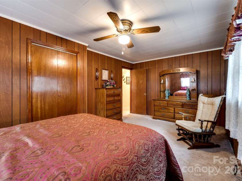 23 Cinder Ridge, Sylva, NC 28779.  MLS# CAR4280119, YatesRealty ID 6941. 