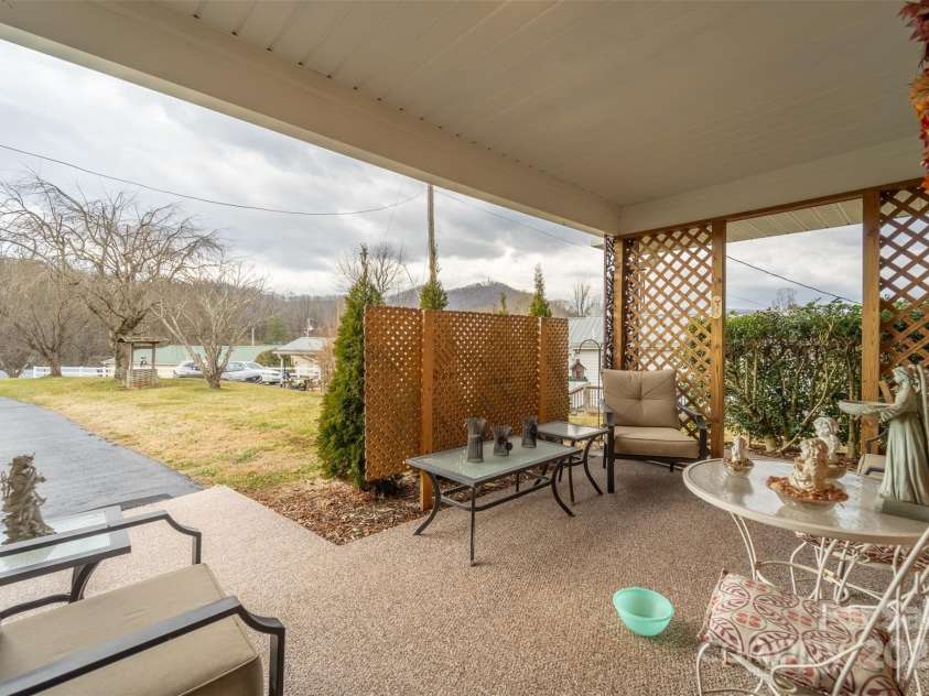 23 Cinder Ridge, Sylva, NC 28779.  MLS# CAR4280119, YatesRealty ID 6941. 