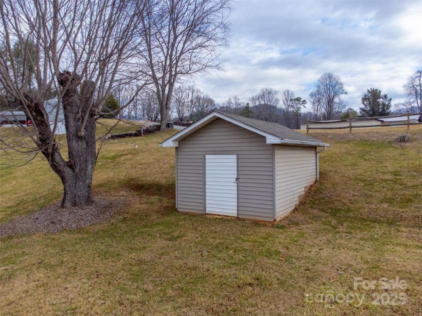 23 Cinder Ridge, Sylva, NC 28779.  MLS# CAR4280119, YatesRealty ID 6941. 