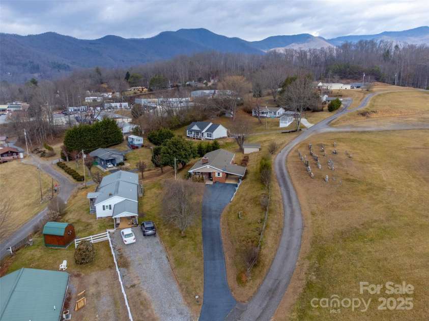23 Cinder Ridge, Sylva, NC 28779.  MLS# CAR4280119, YatesRealty ID 6941. 