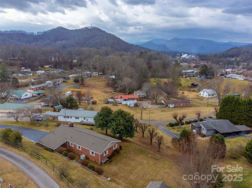 23 Cinder Ridge, Sylva, NC 28779.  MLS# CAR4280119, YatesRealty ID 6941. 