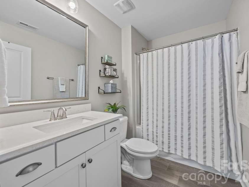 240 Preston Road, Mooresville, NC 28117.  MLS# CAR4346358, YatesRealty ID 6941. 3rd bedroom en-suite
