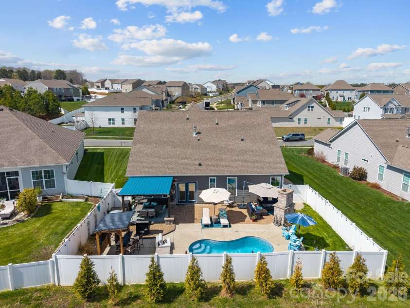 240 Preston Road, Mooresville, NC 28117.  MLS# CAR4346358, YatesRealty ID 6941. 
