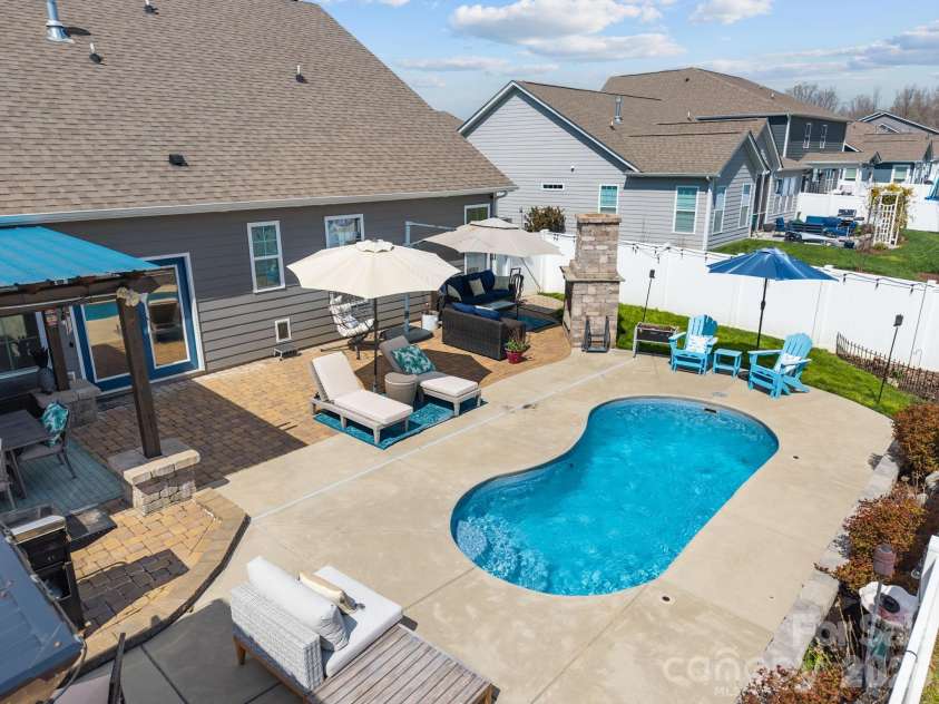 240 Preston Road, Mooresville, NC 28117.  MLS# CAR4346358, YatesRealty ID 6941. 