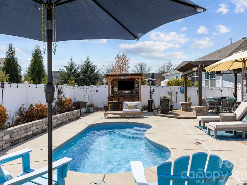 240 Preston Road, Mooresville, NC 28117.  MLS# CAR4346358, YatesRealty ID 6941. 