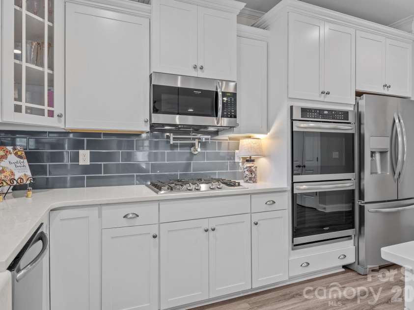240 Preston Road, Mooresville, NC 28117.  MLS# CAR4346358, YatesRealty ID 6941. Pot filler