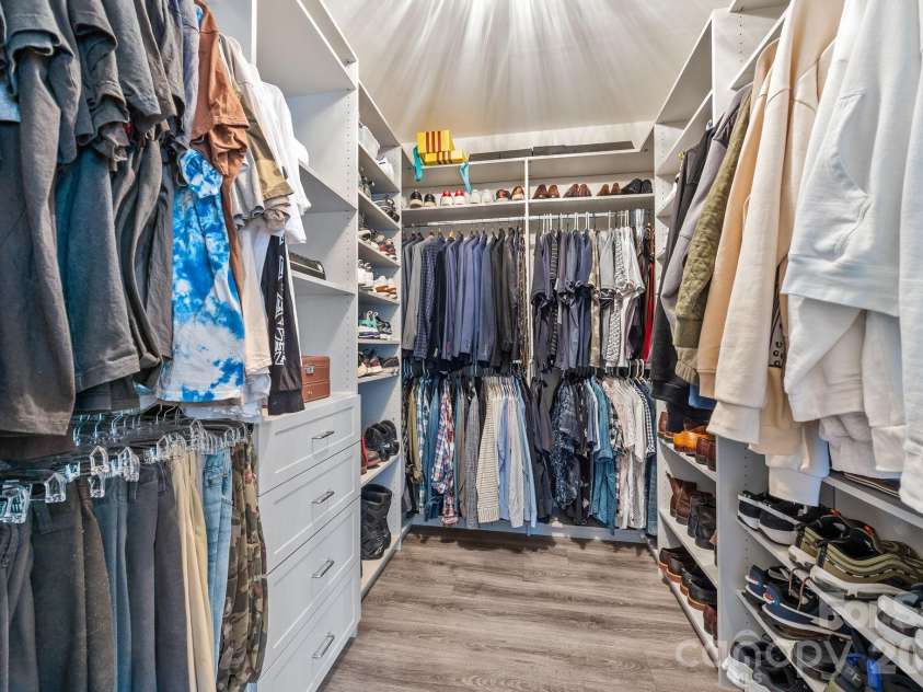 240 Preston Road, Mooresville, NC 28117.  MLS# CAR4346358, YatesRealty ID 6941. Primary closet