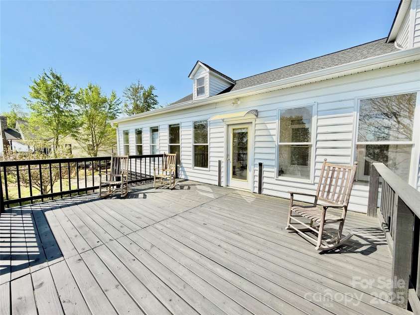 749 Shangri La Drive, Winnsboro, SC 29180.  MLS# CAR4246404, YatesRealty ID 6942. 