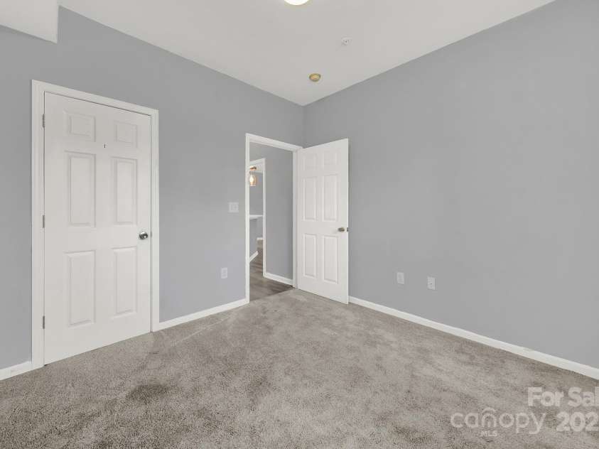 14307 San Paolo Lane, Charlotte, NC 28277.  MLS# CAR4189923, YatesRealty ID 6944. 