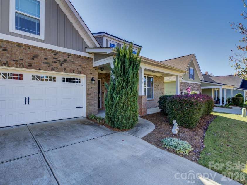 521 Trillium Way, Belmont, NC 28012.  MLS# CAR4314803, YatesRealty ID 6944. 