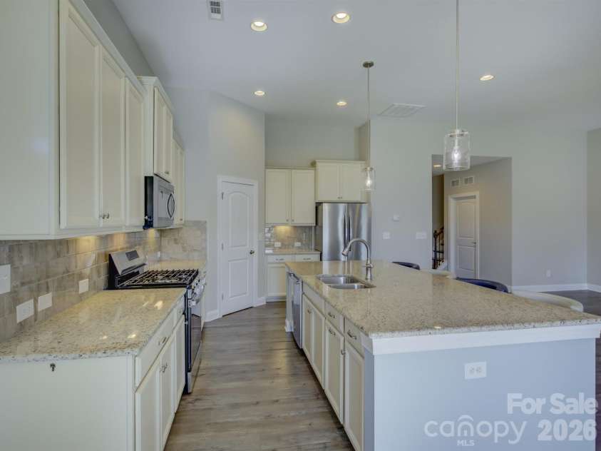 521 Trillium Way, Belmont, NC 28012.  MLS# CAR4314803, YatesRealty ID 6944. 