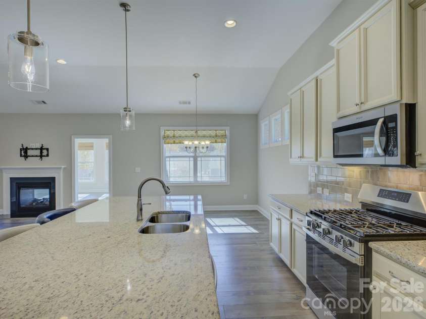 521 Trillium Way, Belmont, NC 28012.  MLS# CAR4314803, YatesRealty ID 6944. 