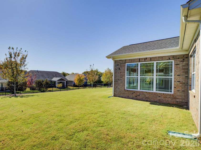 521 Trillium Way, Belmont, NC 28012.  MLS# CAR4314803, YatesRealty ID 6944. 
