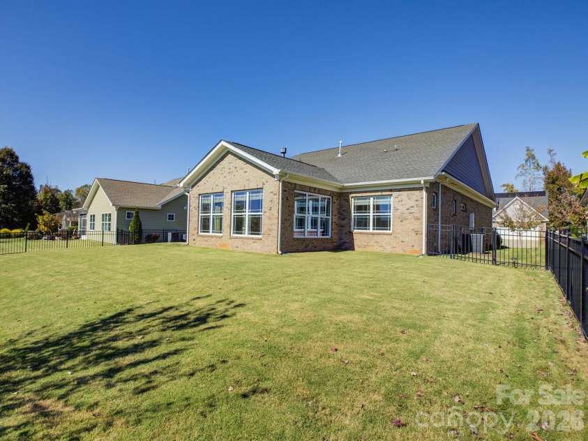521 Trillium Way, Belmont, NC 28012.  MLS# CAR4314803, YatesRealty ID 6944. 