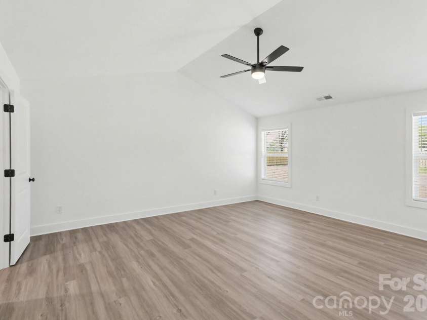 137 Eddleman Road, Kannapolis, NC 28083.  MLS# CAR4360515, YatesRealty ID 6945. 