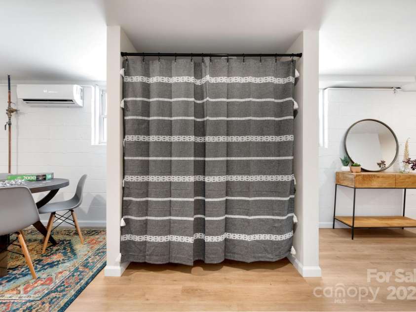 29 Evelake Drive, Asheville, NC 28806.  MLS# CAR4215759, YatesRealty ID 6945. Laundry Closet
