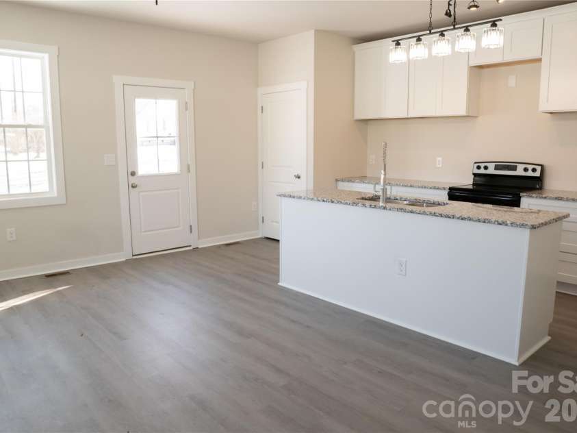1506 7th Street, Statesville, NC 28677.  MLS# CAR4340934, YatesRealty ID 6946. 