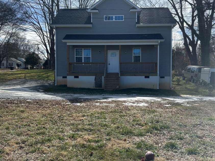 1506 7th Street, Statesville, NC 28677.  MLS# CAR4340934, YatesRealty ID 6946. 