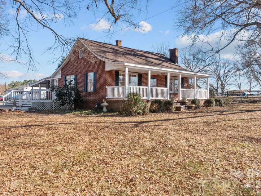 2614 US 321 Highway, Newton, NC 28658.  MLS# CAR4215731, YatesRealty ID 6946. 