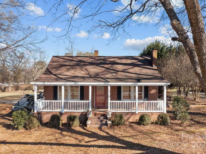 2614 US 321 Highway, Newton, NC 28658.  MLS# CAR4215731, YatesRealty ID 6946. 