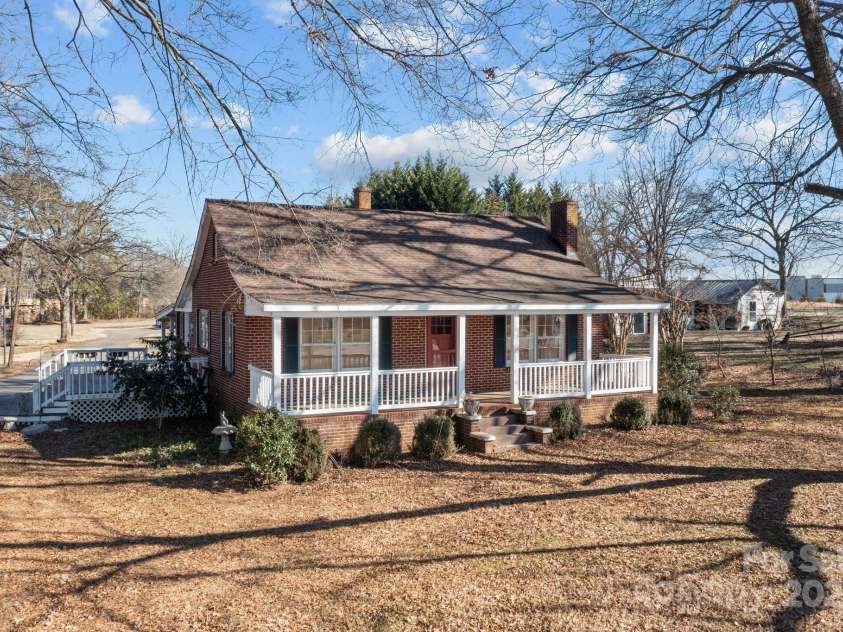 2614 US 321 Highway, Newton, NC 28658.  MLS# CAR4215731, YatesRealty ID 6946. 