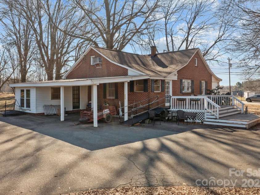 2614 US 321 Highway, Newton, NC 28658.  MLS# CAR4215731, YatesRealty ID 6946. 