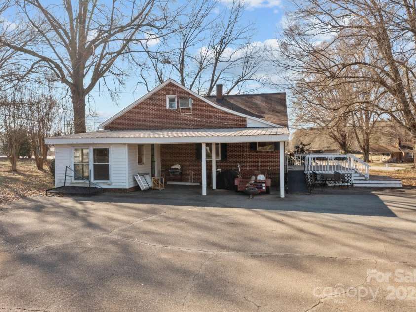 2614 US 321 Highway, Newton, NC 28658.  MLS# CAR4215731, YatesRealty ID 6946. 