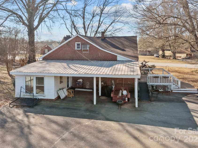 2614 US 321 Highway, Newton, NC 28658.  MLS# CAR4215731, YatesRealty ID 6946. 