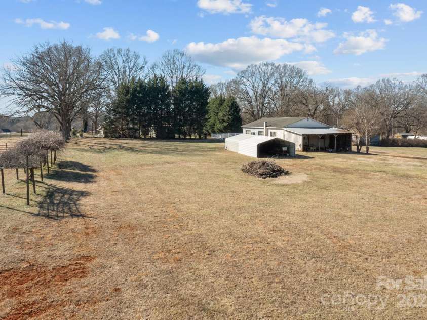 2614 US 321 Highway, Newton, NC 28658.  MLS# CAR4215731, YatesRealty ID 6946. 