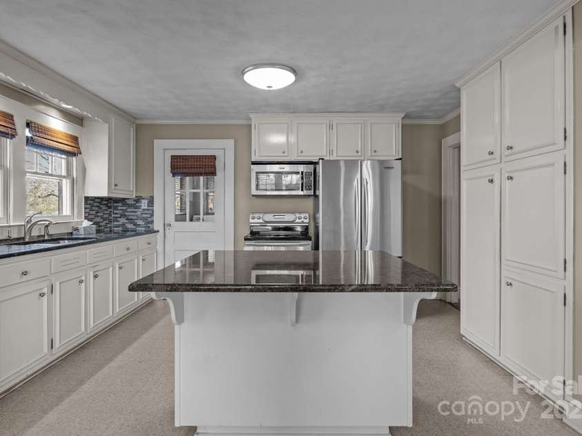 2614 US 321 Highway, Newton, NC 28658.  MLS# CAR4215731, YatesRealty ID 6946. 