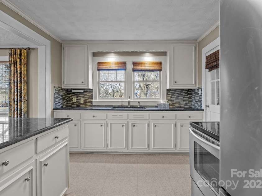 2614 US 321 Highway, Newton, NC 28658.  MLS# CAR4215731, YatesRealty ID 6946. 