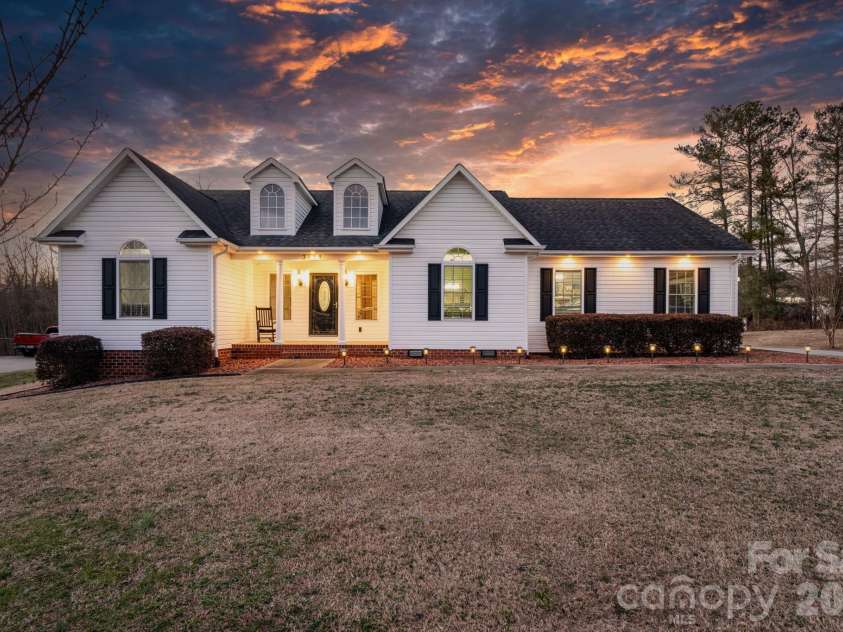 3155 Covington Way, Lenoir, NC 28645.  MLS# CAR4337338, YatesRealty ID 6947. 