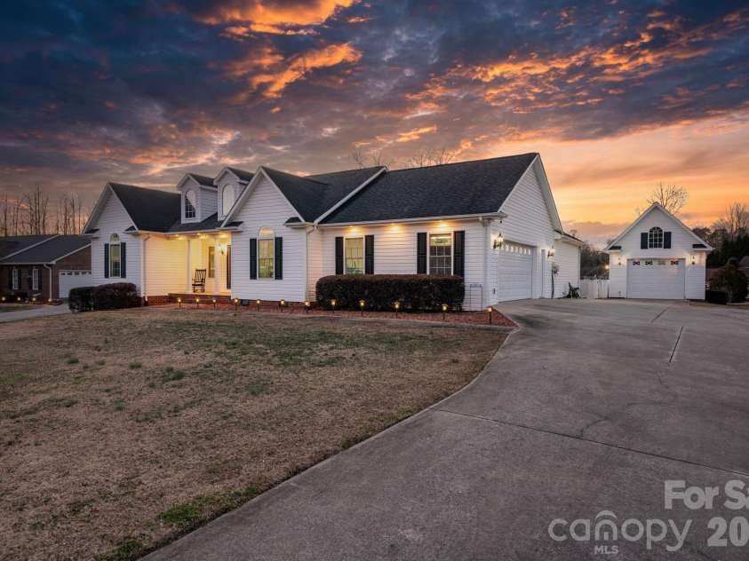 3155 Covington Way, Lenoir, NC 28645.  MLS# CAR4337338, YatesRealty ID 6947. 