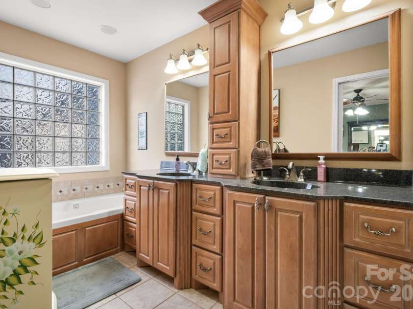 3155 Covington Way, Lenoir, NC 28645.  MLS# CAR4337338, YatesRealty ID 6947. 