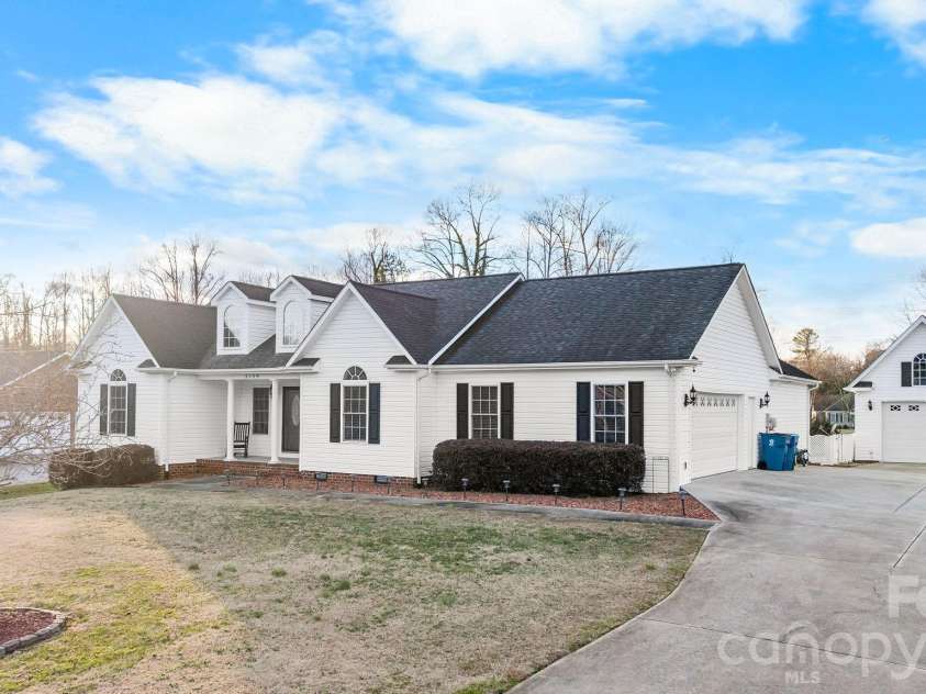 3155 Covington Way, Lenoir, NC 28645.  MLS# CAR4337338, YatesRealty ID 6947. 