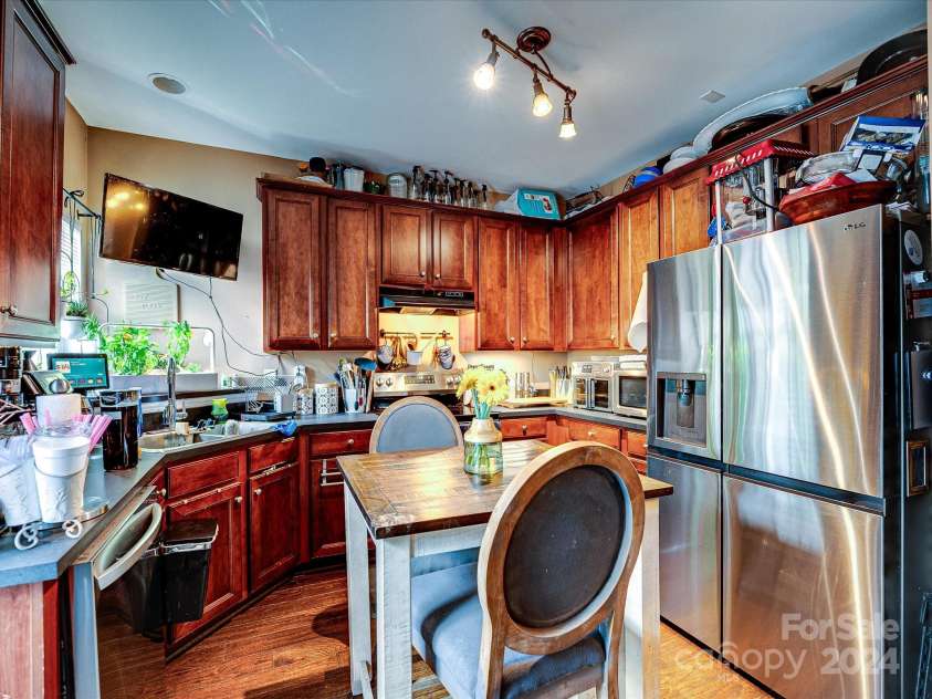 3005 Golden Dale Lane, Charlotte, NC 28262.  MLS# CAR4185396, YatesRealty ID 695. 