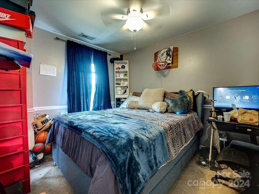 3005 Golden Dale Lane, Charlotte, NC 28262.  MLS# CAR4185396, YatesRealty ID 695. Bedroom