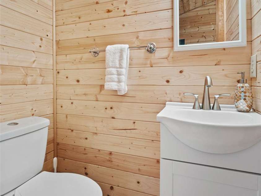 70 Moor Lane, Brevard, NC 28712.  MLS# CAR4134812, YatesRealty ID 695. 