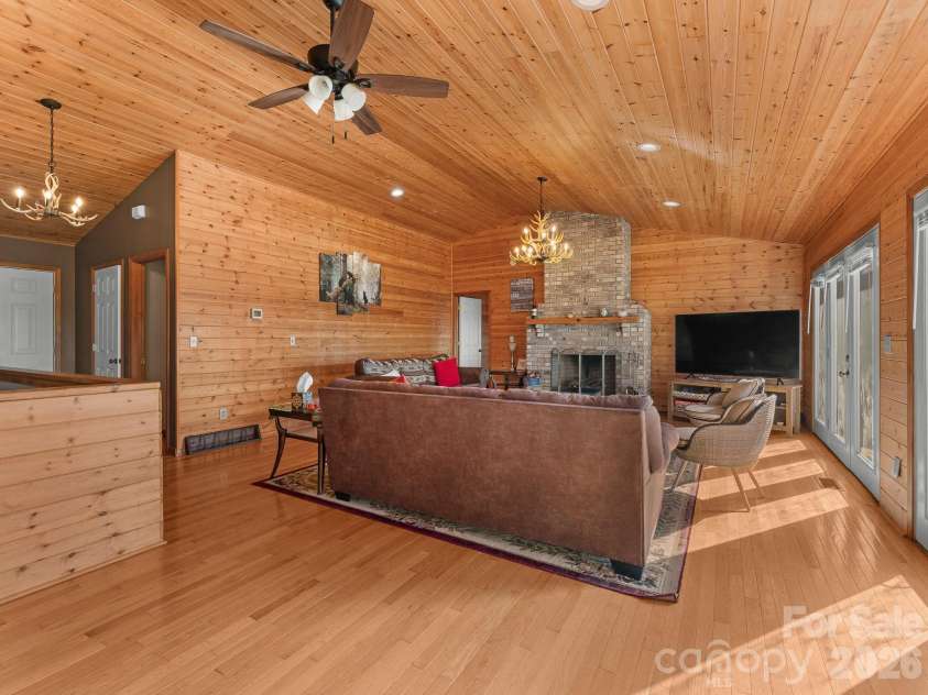 70 Moor Lane, Brevard, NC 28712.  MLS# CAR4429937, YatesRealty ID 695. 