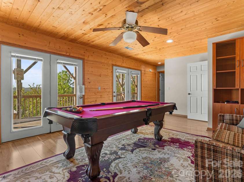 70 Moor Lane, Brevard, NC 28712.  MLS# CAR4429937, YatesRealty ID 695. 