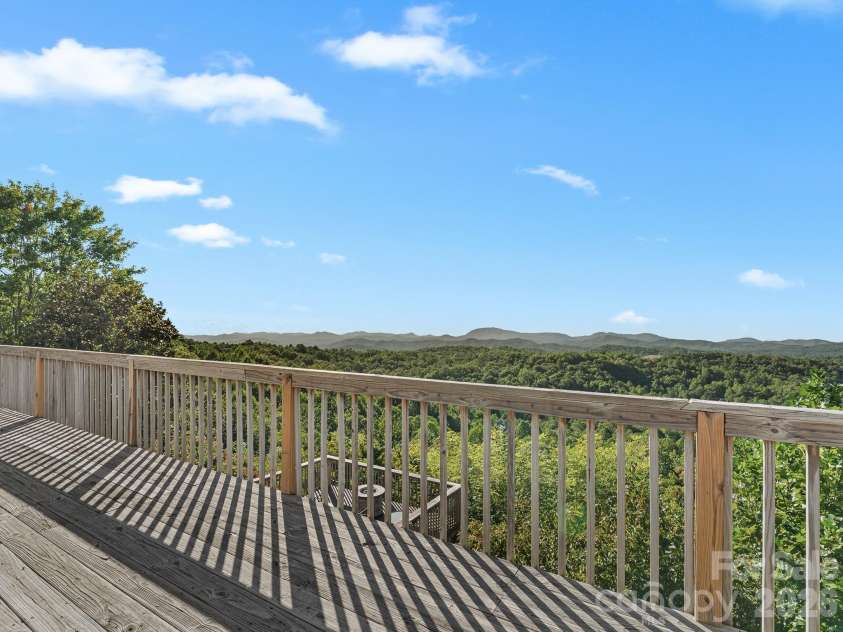 70 Moor Lane, Brevard, NC 28712.  MLS# CAR4429937, YatesRealty ID 695. 