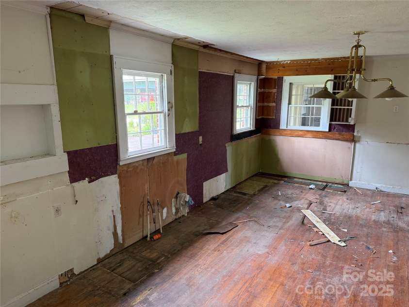 6482 taylorsville Highway, Hiddenite, NC 28636.  MLS# CAR4248538, YatesRealty ID 6950. 